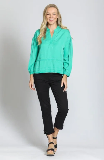 Apny Release Hem Pullover Top In Green