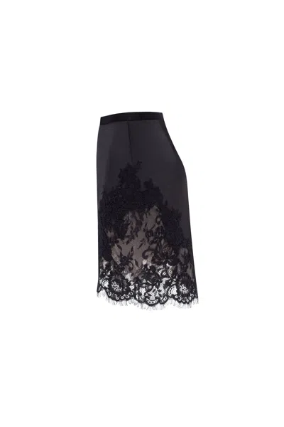 Milla Fitted Obsidian Mini Skirt Adorned With Lace, Parisienne