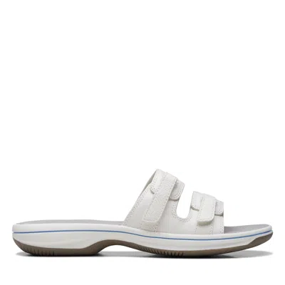 Clarks Breeze Piper In White Synthetic
