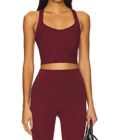 BEYOND YOGA POWERBEYOND INTENSITY CROPPED TANK IN CALIFORNIA MERLOT 