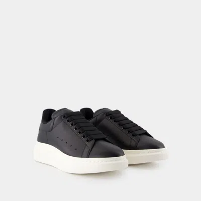 Alexander Mcqueen Women's Leather Sneakers With Leather Heel In Black