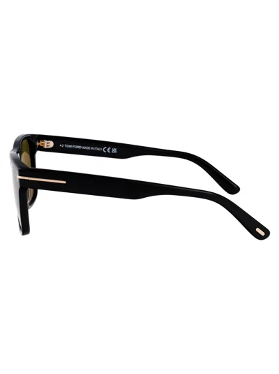 Tom Ford Squared Sunglasses Ft1205 01 H In Black