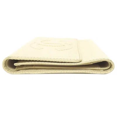 Pre-owned Chanel Cream Leather Wallet (bi-fold) ()
