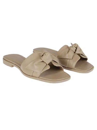 Alexandre Birman Maxi Clarita Square Flat Sandals