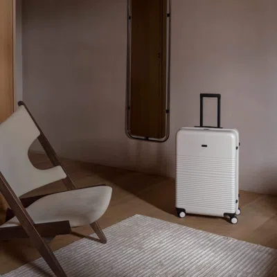 Nortvi - Medium Check-in Suitcase - Sand White - 67 X 45 X 27 Cm - 77 Litres