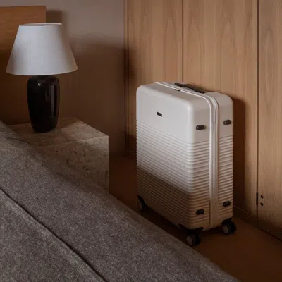 Nortvi - Medium Check-in Suitcase - Sand White - 67 X 45 X 27 Cm - 77 Litres