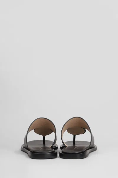 Guilhermina Dafne Leather Sandals In Black