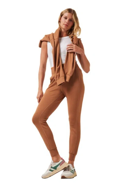 Travismathew Core Skyloft Joggers In Brown