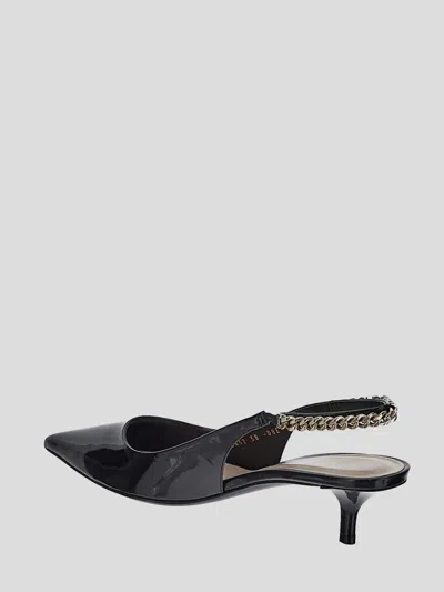 Gucci Signoria Patent Logo Chain Kitten Pumps In Black