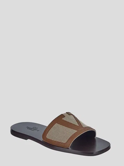 Valentino Garavani Superstar Slide Slipper With Vlogo Detail And Premium Materials