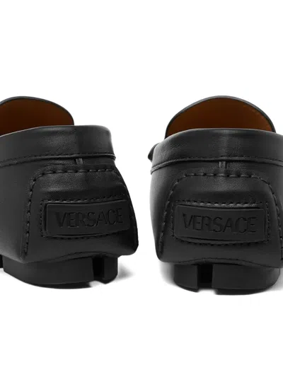 Versace La Medusa Leather Driver Shoes In Multi