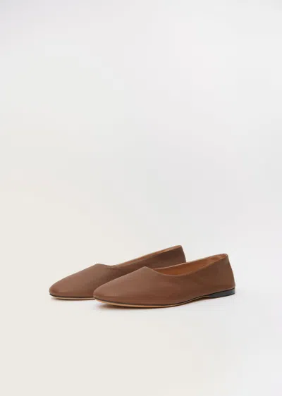 The Row Awar Leather Ballet Flats In Brown