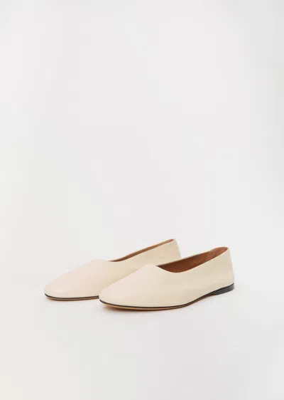 The Row Awar Leather Ballerina Flats In Neutral