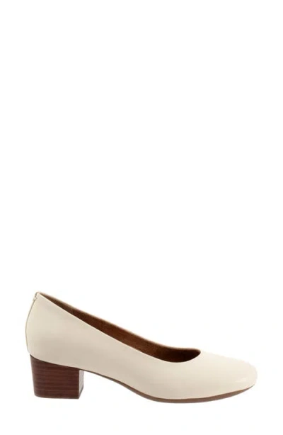 Softwalk ® Lynn Pump In Neutral