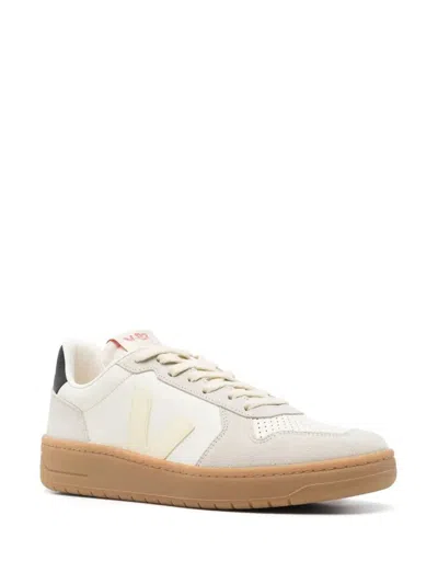 Veja Sneaker "v-82" In White