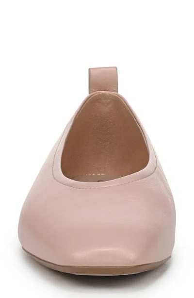 27 Edit Naturalizer Carla Flat In Pink