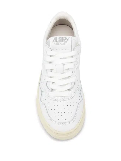 Autry Medalist Low Sneakers In White Leather Shoes In White