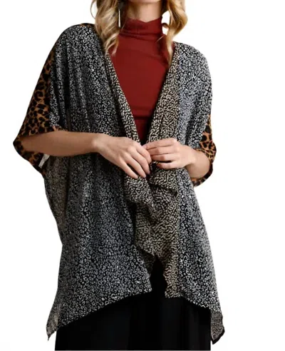 Umgee Animal Print Drape Kimono - Plus In Black