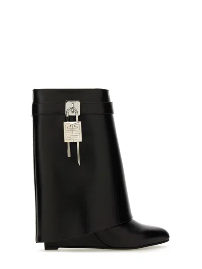 Givenchy Shark Lock Ankleboot Low Heels Ankle Boots In Black Leather In Black