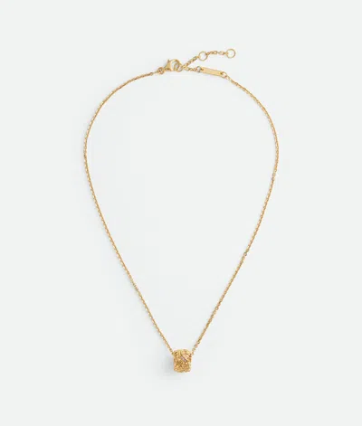 Bottega Veneta Collar Intreccio Dorado Con Colgante In Gold