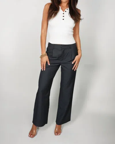 Falcon Park Tobey Sleeveless V-neck Top In White