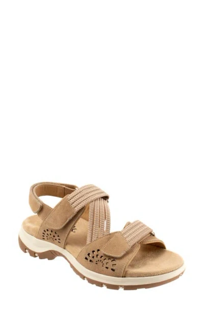 Softwalk Oahu Sandal In Brown