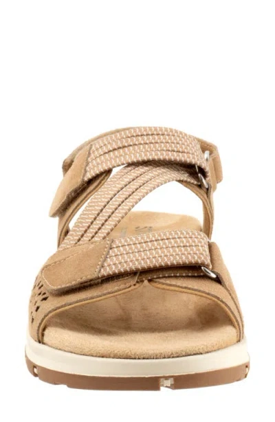 Softwalk Oahu Sandal In Brown