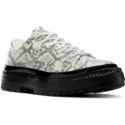 Converse Gender Inclusive Chuck 70 Formal Sneaker