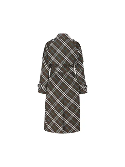 Burberry Signature Check Double-breasted Trench Coat In Brown