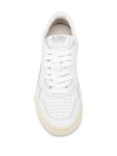 Autry Sneakers Medalist Low In Pelle Bianco Argento