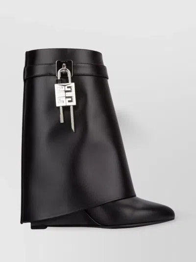 Givenchy Shark Lock Ankleboot Low Heels Ankle Boots In Black Leather In Black