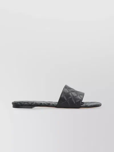 Bottega Veneta Leather Mules With Flat Sole And Open Toe In Black