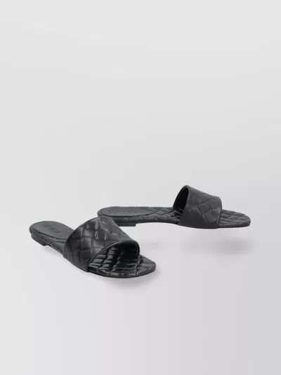 Bottega Veneta Leather Mules With Flat Sole And Open Toe In Black