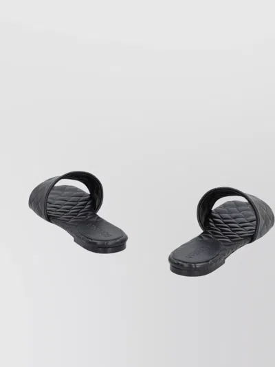 Bottega Veneta Leather Mules With Flat Sole And Open Toe In Black