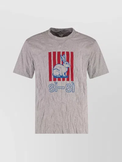 Bottega Veneta Men Grey Crewneck T-shirt With Maxi Print On The Front And Wrinkled Ffect In Cotton M In Gray