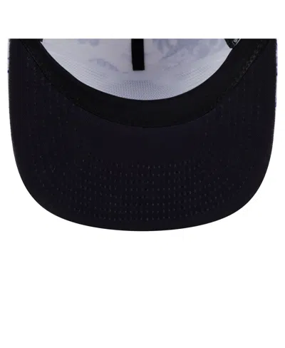 New Era Men's White Detroit Tigers Printed Island Golfer Snapback Hat