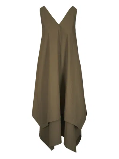 不对称下摆连衣裙