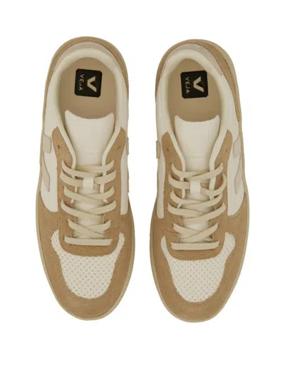 Veja V10 Low-top Sneakers