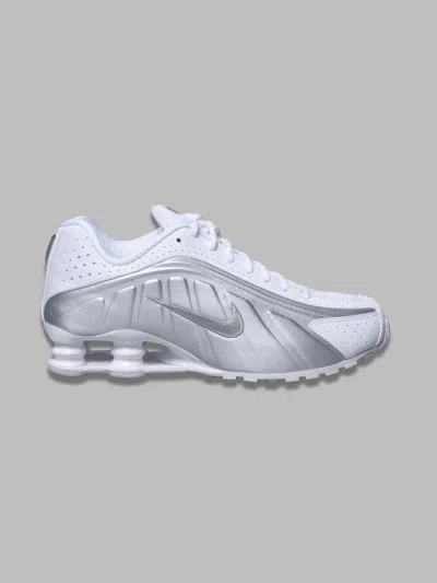 Nike Shox R4 Aerodynamic White Sneakers