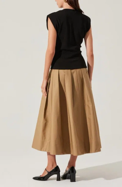 Astr The Label Pinched Fabric Top