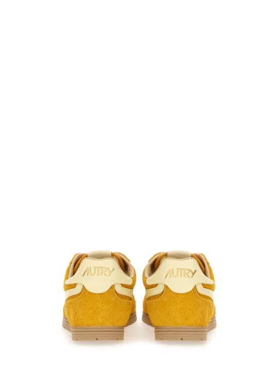Autry 'windspin Low' Yellow Sneaker With Logo On The Side And On The Heel