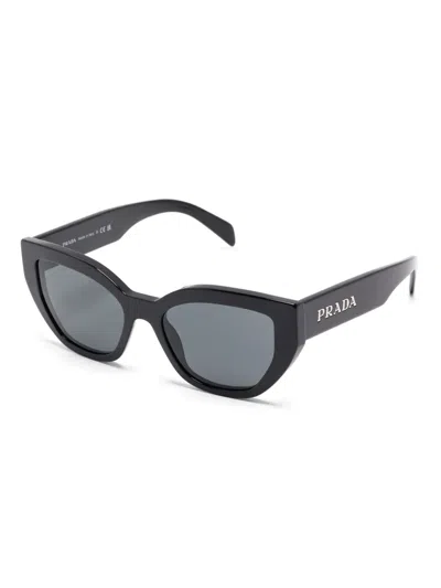 Pre-owned Prada Butterfly-frame Sunglasses In Black
