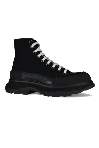 Alexander Mcqueen Tread Slick Boots In Black