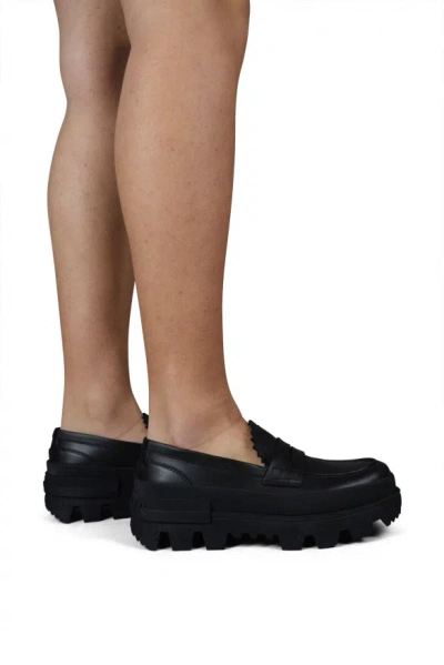 Moncler Black Leather Maxence Loafers In Black