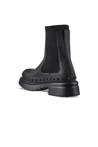 Valentino Garavani  Beatle Rockstud 55 Leather Chelsea Boots In Black