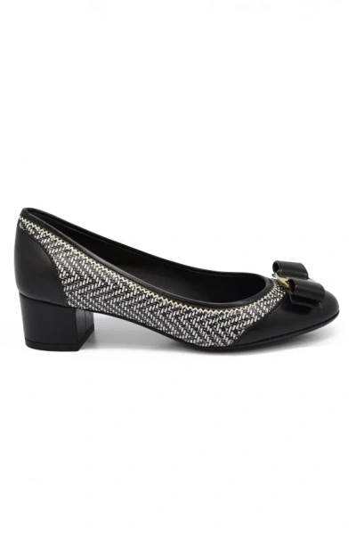 Ferragamo Eva Leathe Pumps In Black