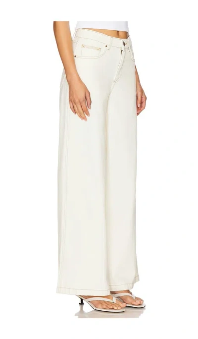 Seventy + Mochi Bay In White