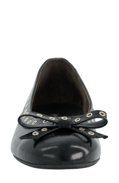 Paul Green Chrissy Grommet Ballet Flat