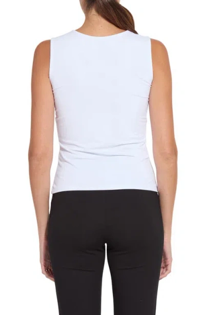 Lyssé Essential V-neck Shell Curvy