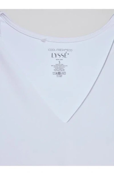 Lyssé Essential V-neck Shell Curvy In White